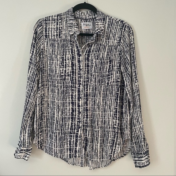 Anthropologie Holding Horses Sammie Navy blue & cream pattern button up top 2 - Picture 8 of 8
